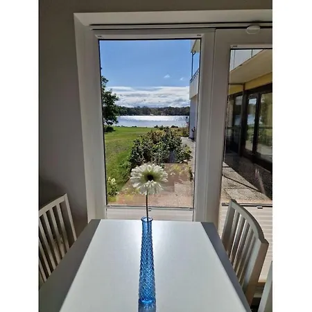 With 2 Bedrooms *